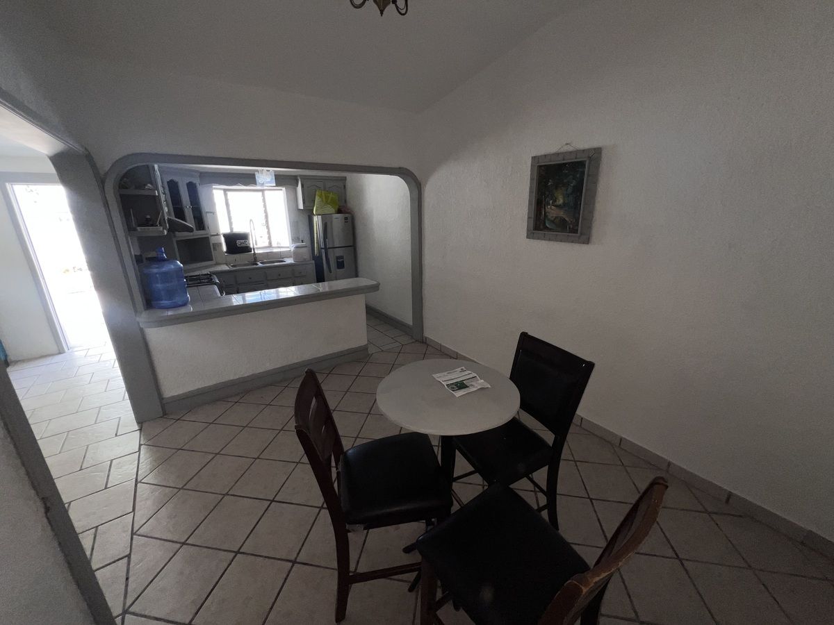 5 of 13: Comedor