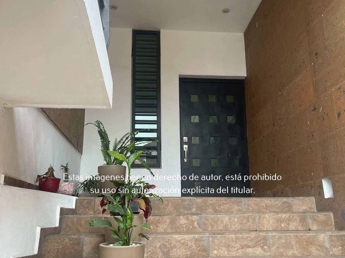 2 of 15: Casa en Venta en Cumbres 5 sector
