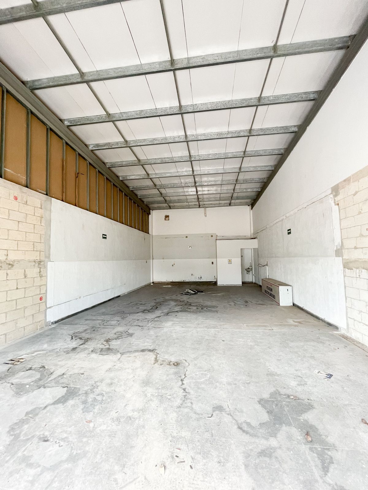 4 de 6: interior del local