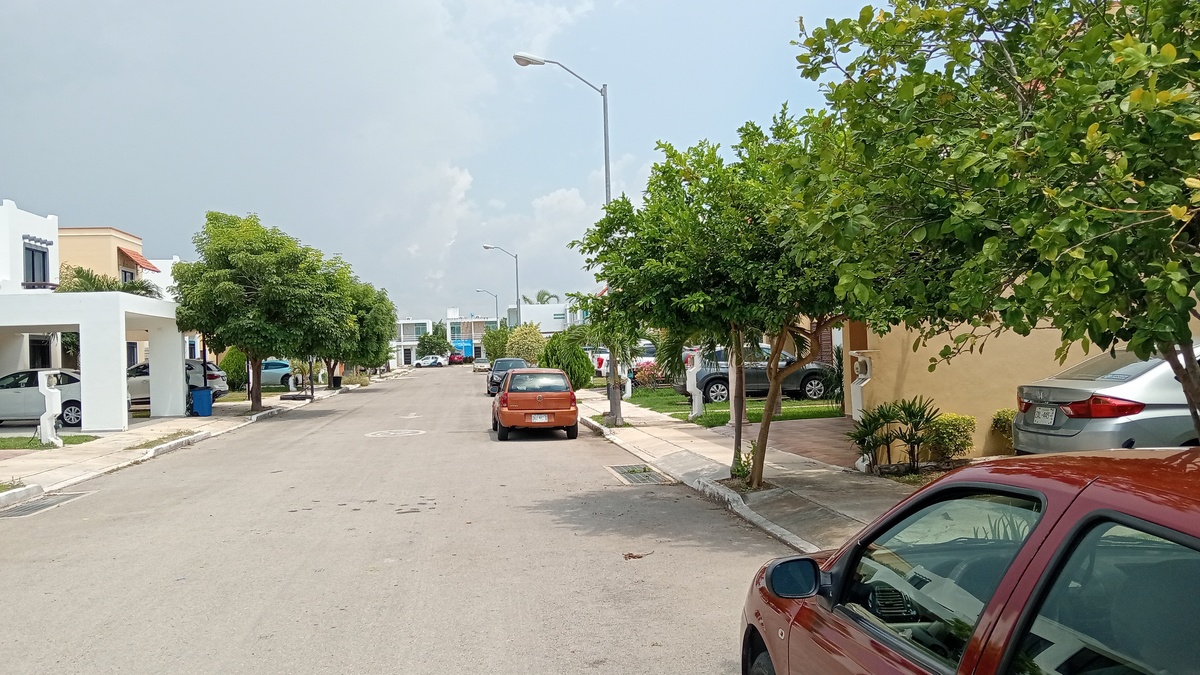 14 de 14: Entorno calle privada