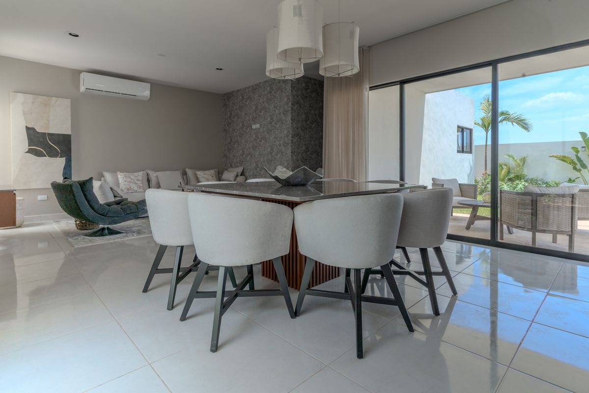 2 de 15: Sala / Comedor