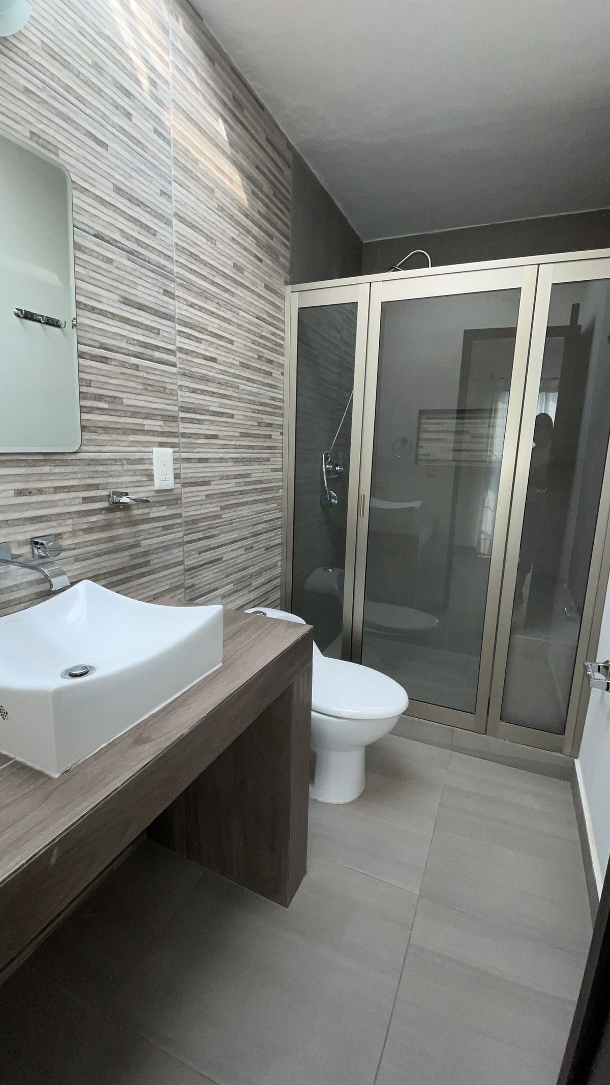 26 de 28: Baño, planta alta