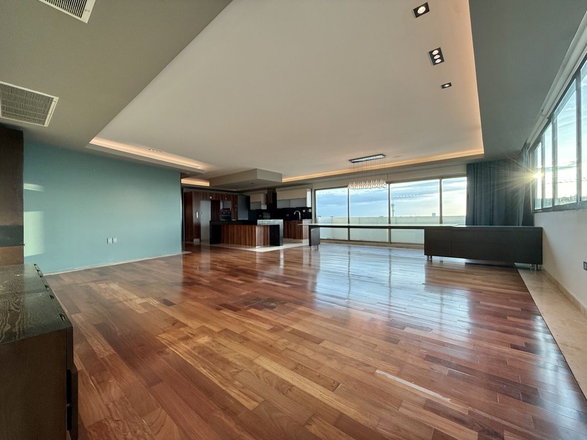 4 of 48: sala-comedor
