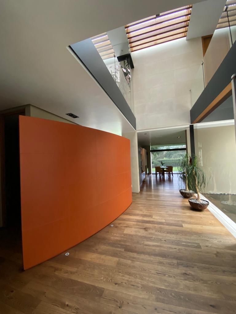 10 de 18: Pasillo plata baja