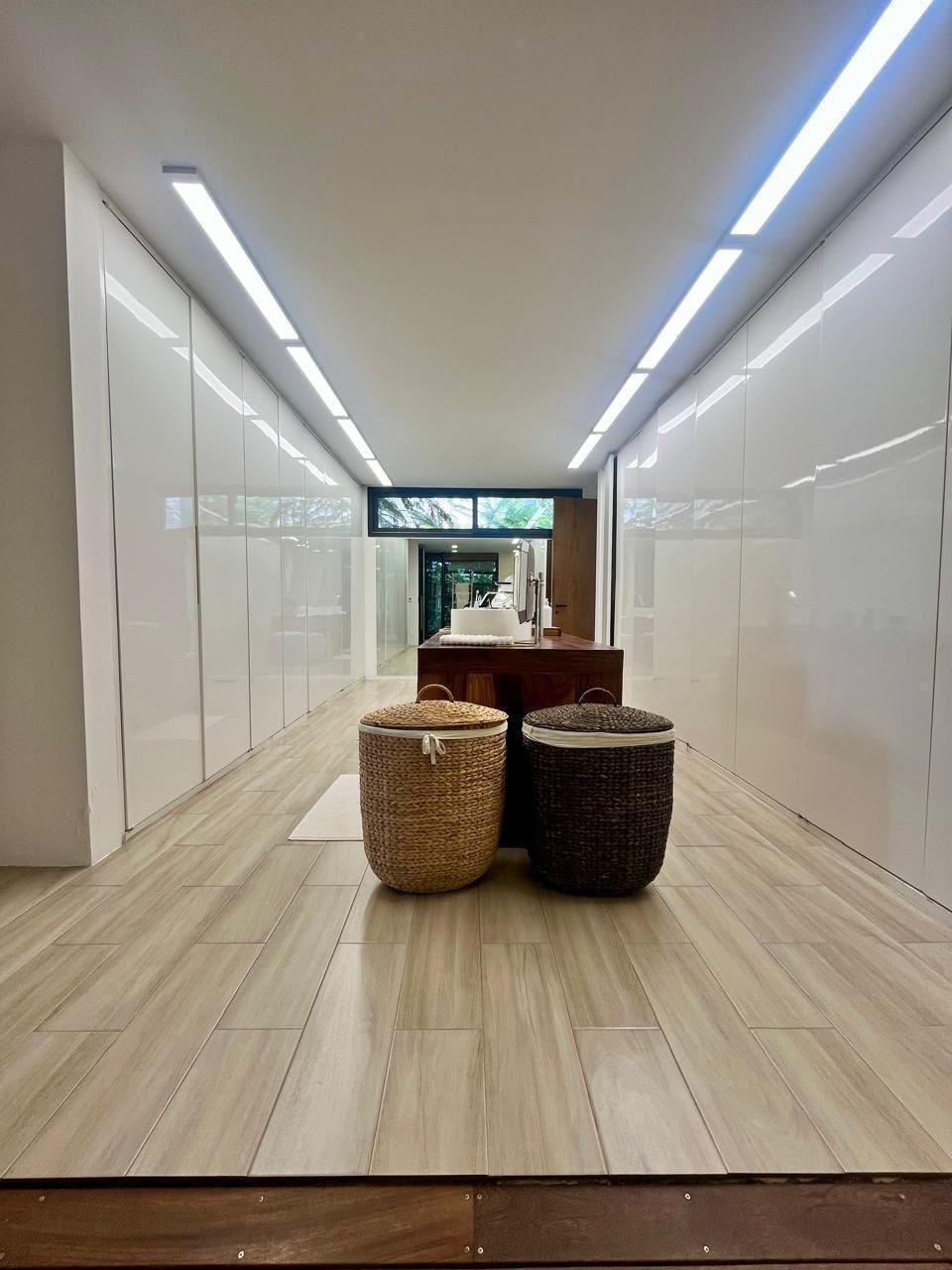 16 de 20: Vestidor principal