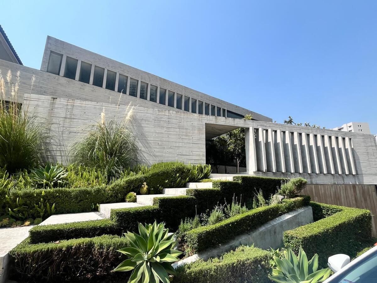 1 de 20: Fachada principal