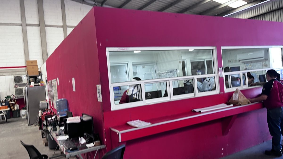 4 de 7: Oficinas y baños