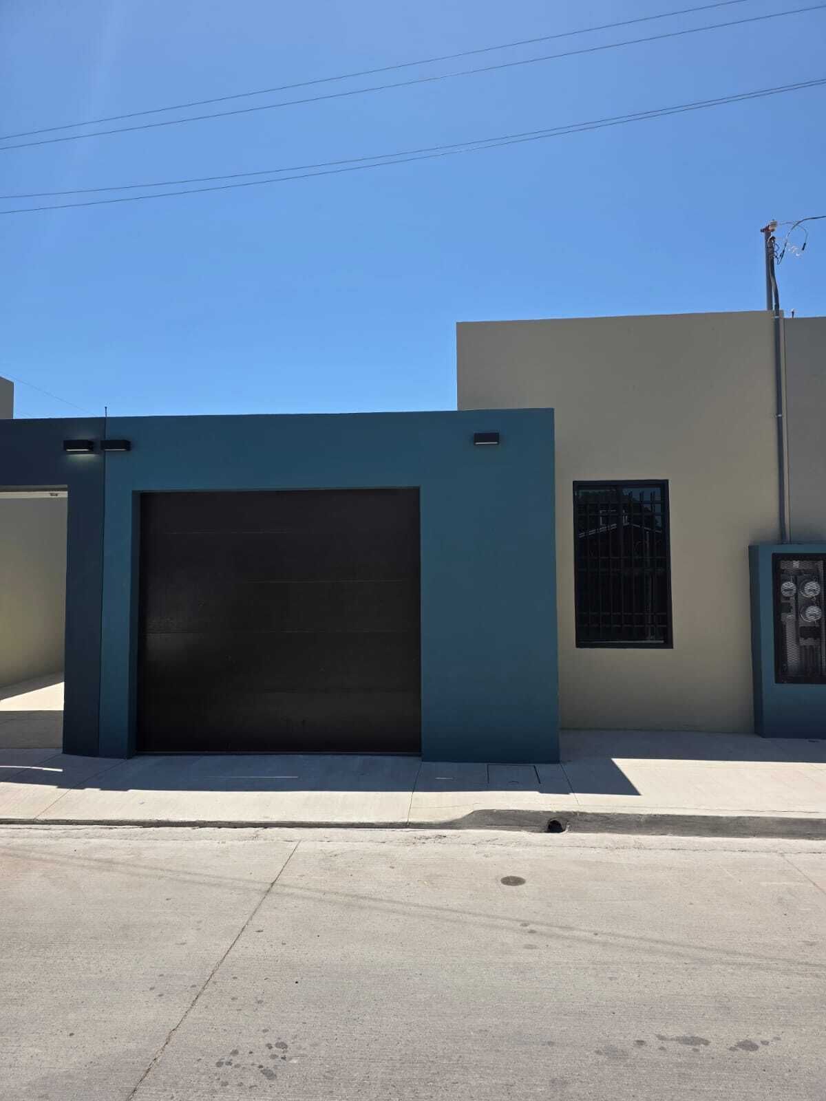 3 de 20: FACHADA PRINCIPAL