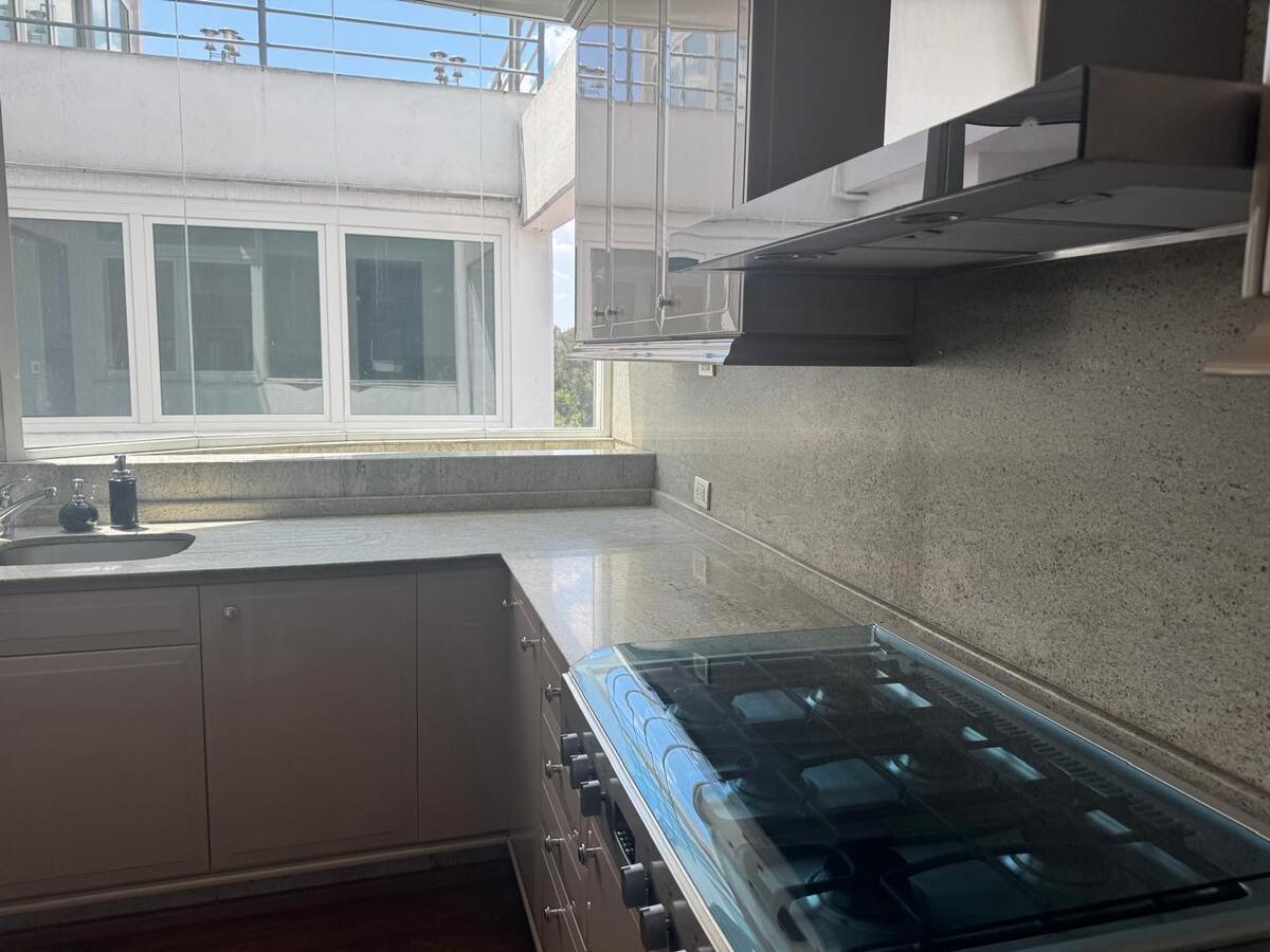 11 de 42: Cocina integral cerrada