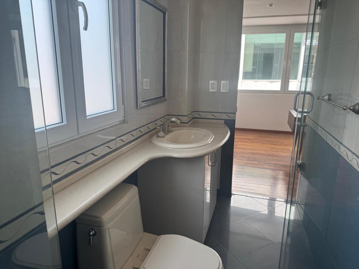 19 de 42: Baño de la recámara secundaria