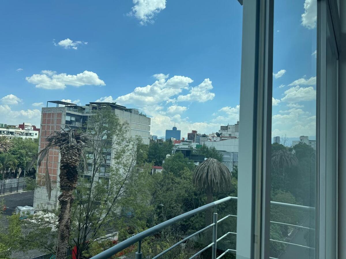 40 de 42: Vista del balcón