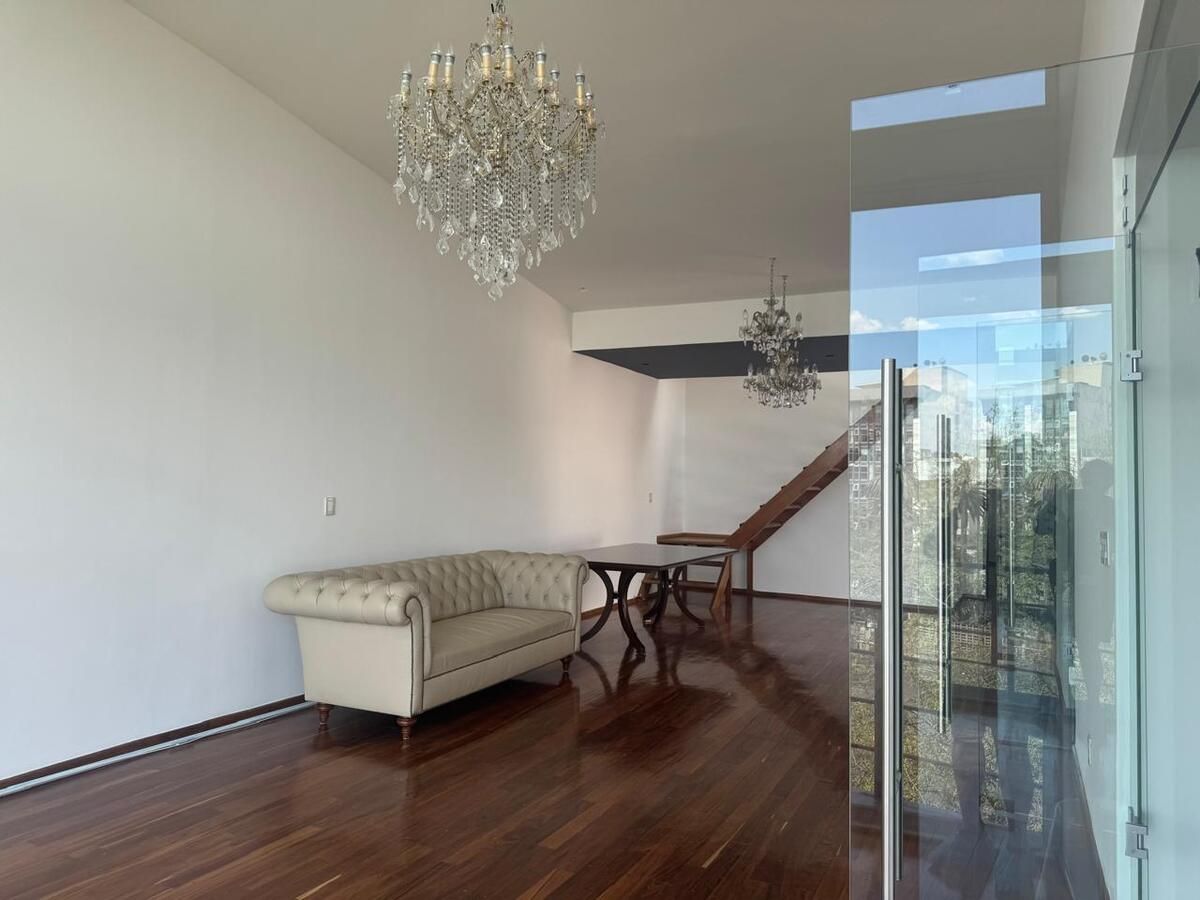 4 de 42: Sala Comedor