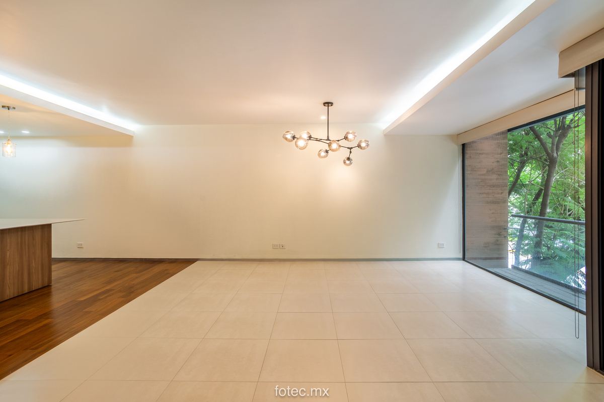 2 of 16: Sala-Comedor