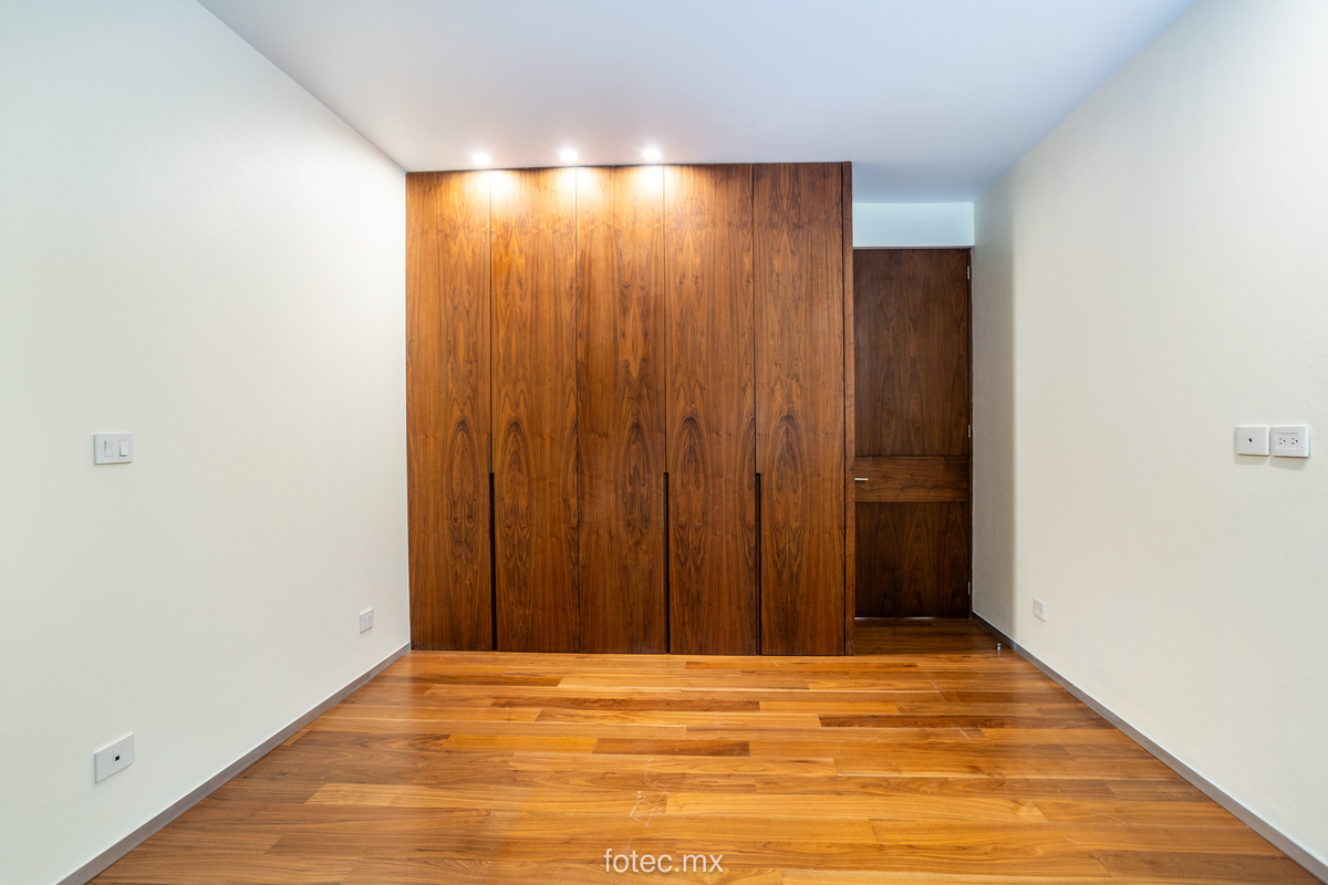 8 of 16: Recamara Secundaria