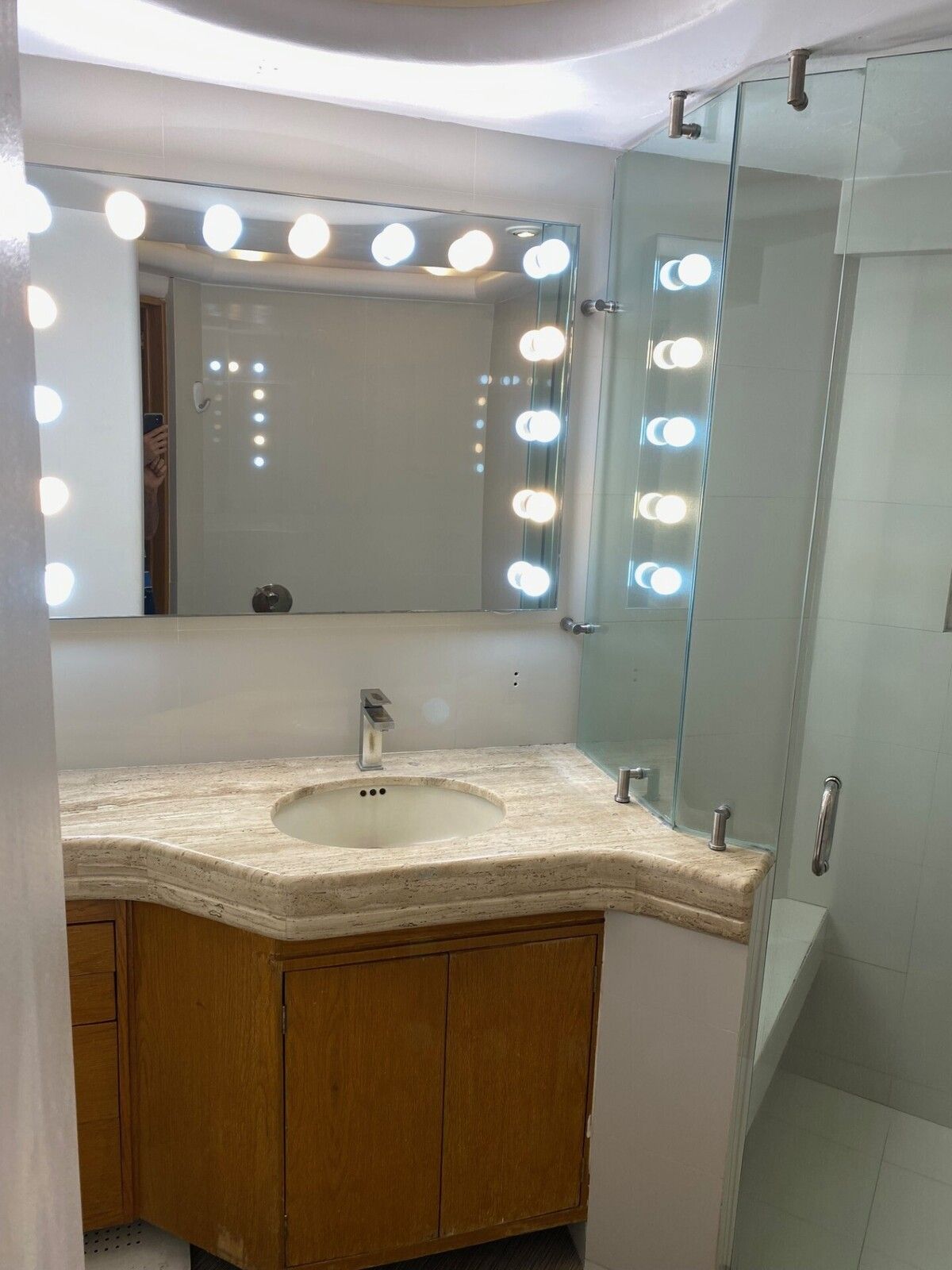 37 de 50: Baño recámara principal