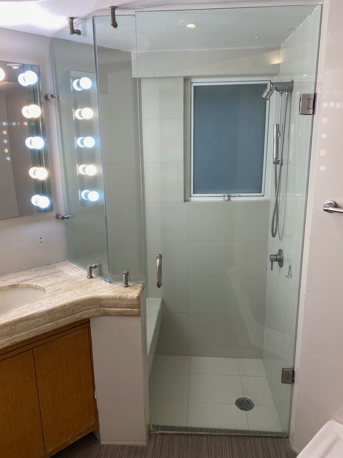 38 de 50: Baño recámara principal