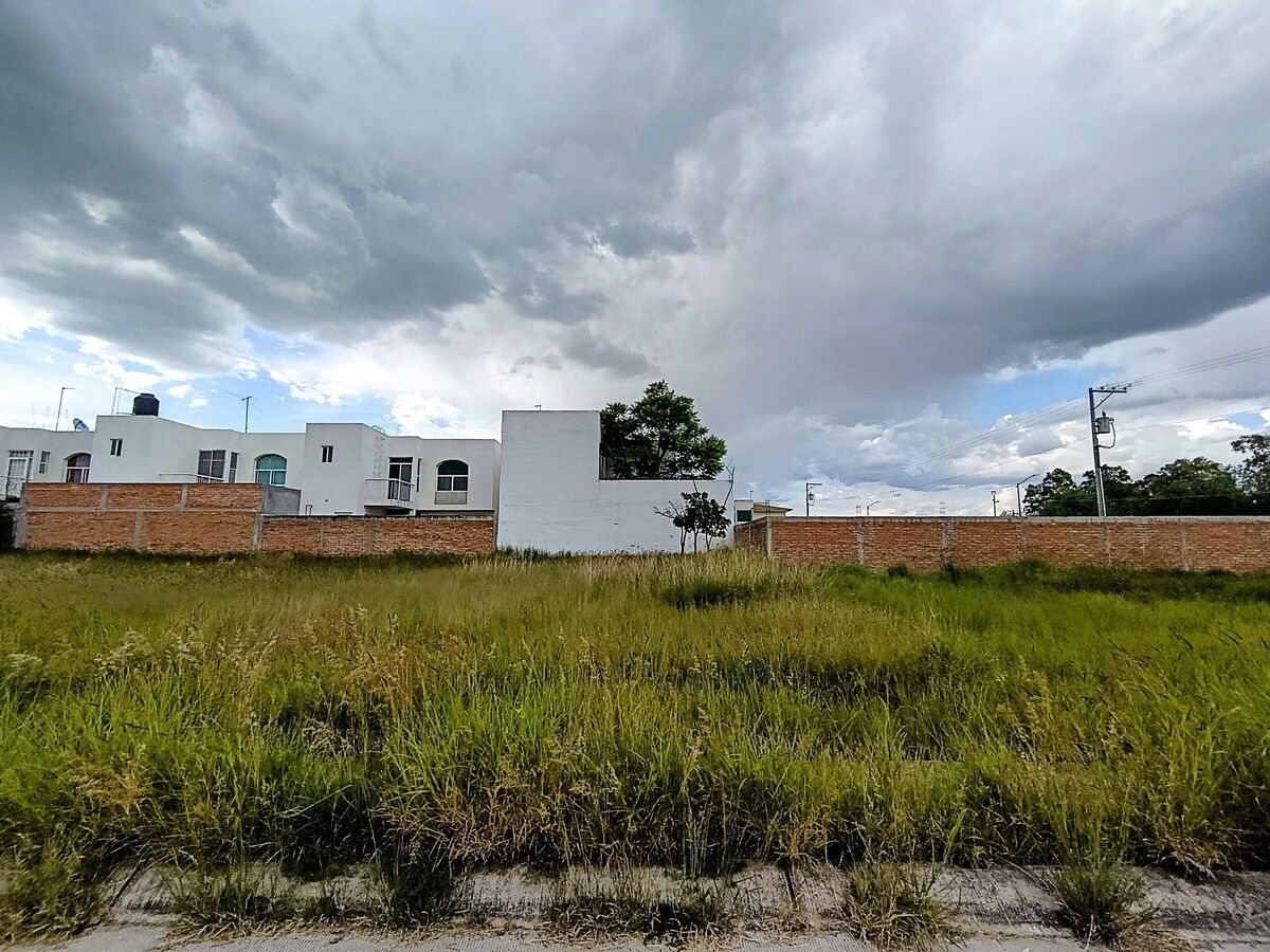 1 of 6: terreno vista frontal