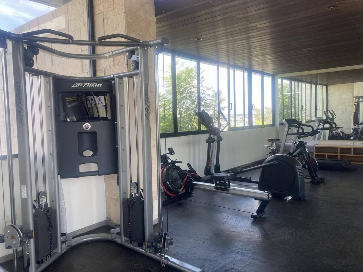 13 of 22: Gym amenidades