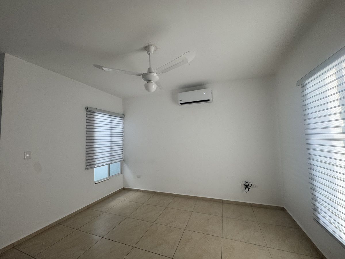 3 of 26: Sala