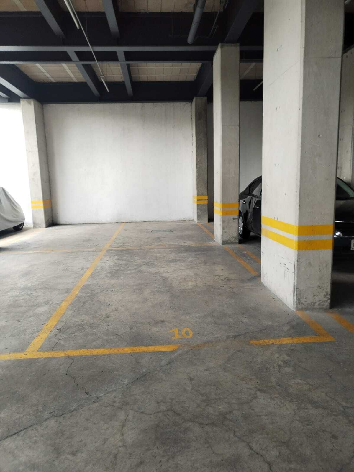 11 de 15: Estacionamiento