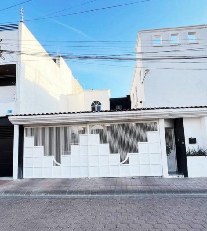 2 of 15: FACHADA