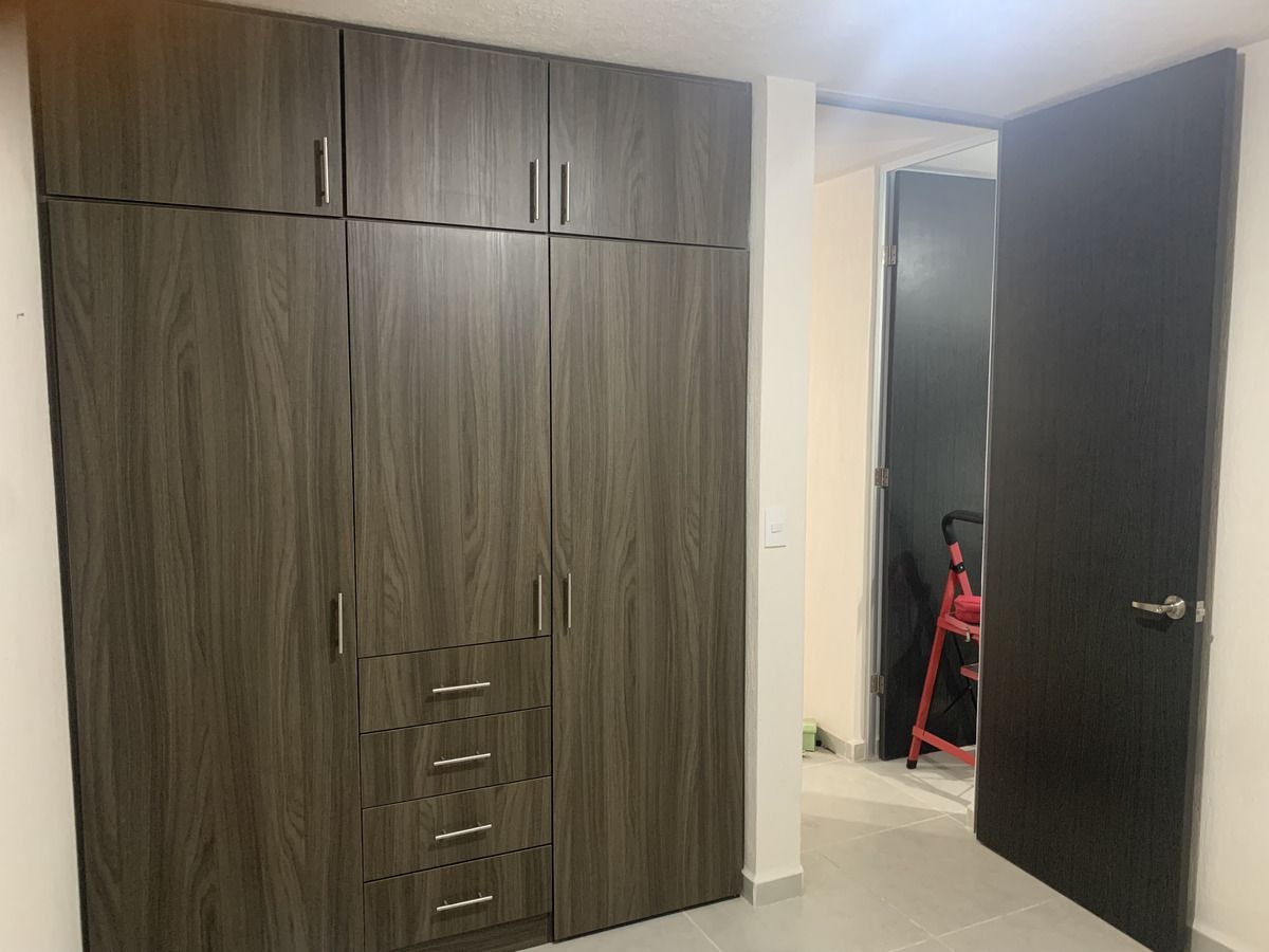 8 of 21: Closet Recamara secundaria
