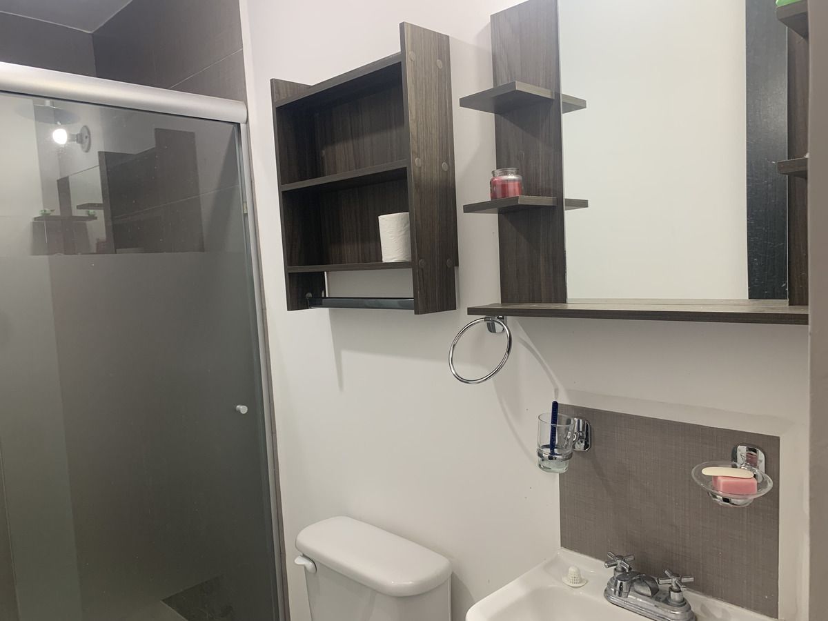 6 of 21: Baño recamara principal