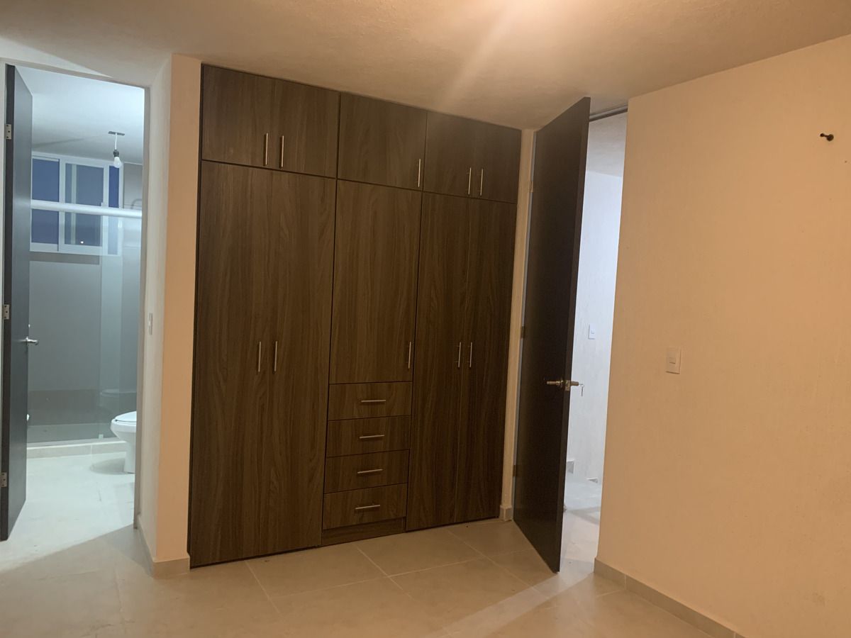 5 of 21: Baño y closet y recamara principal