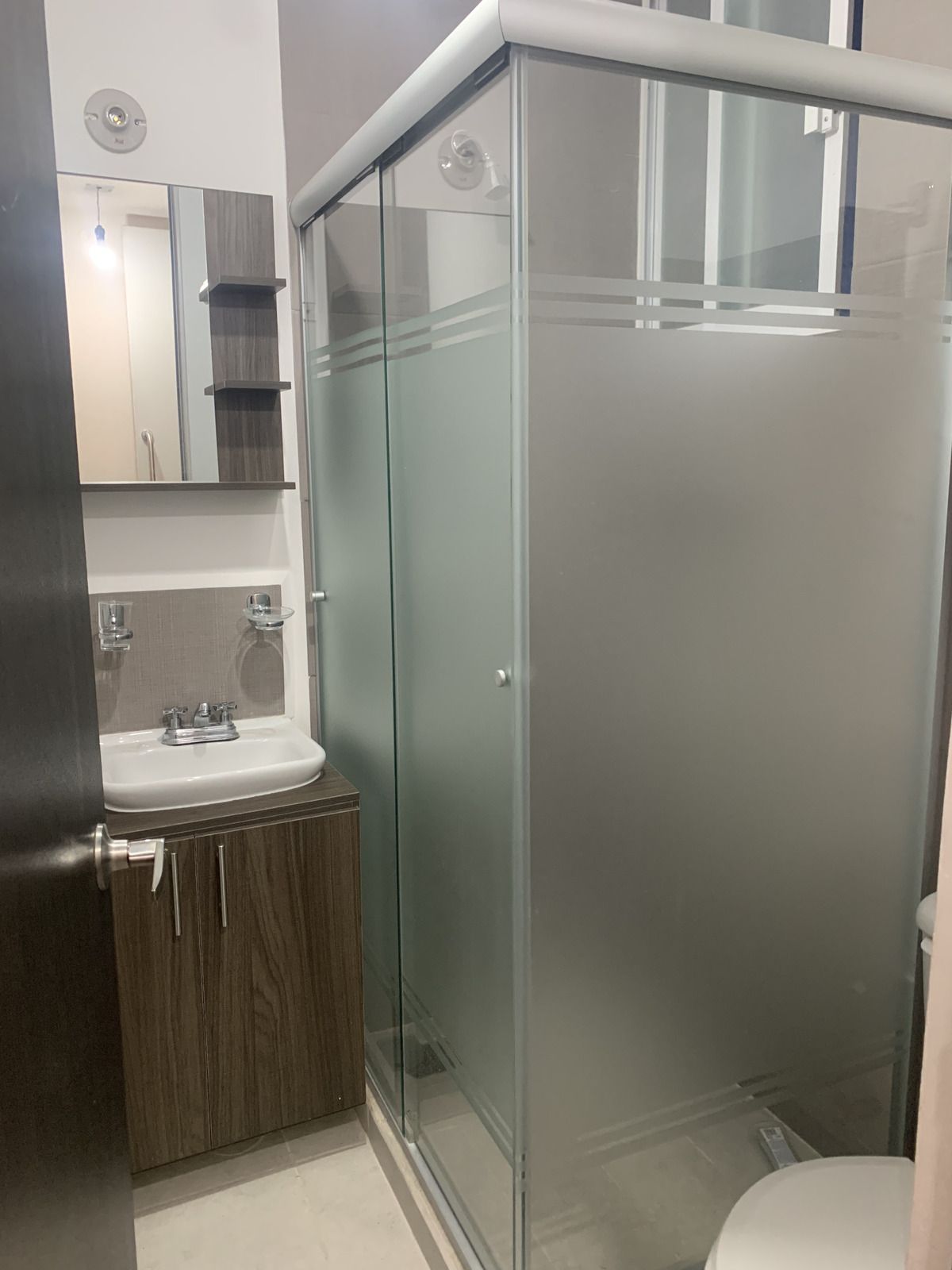 12 of 21: Baño planta baja