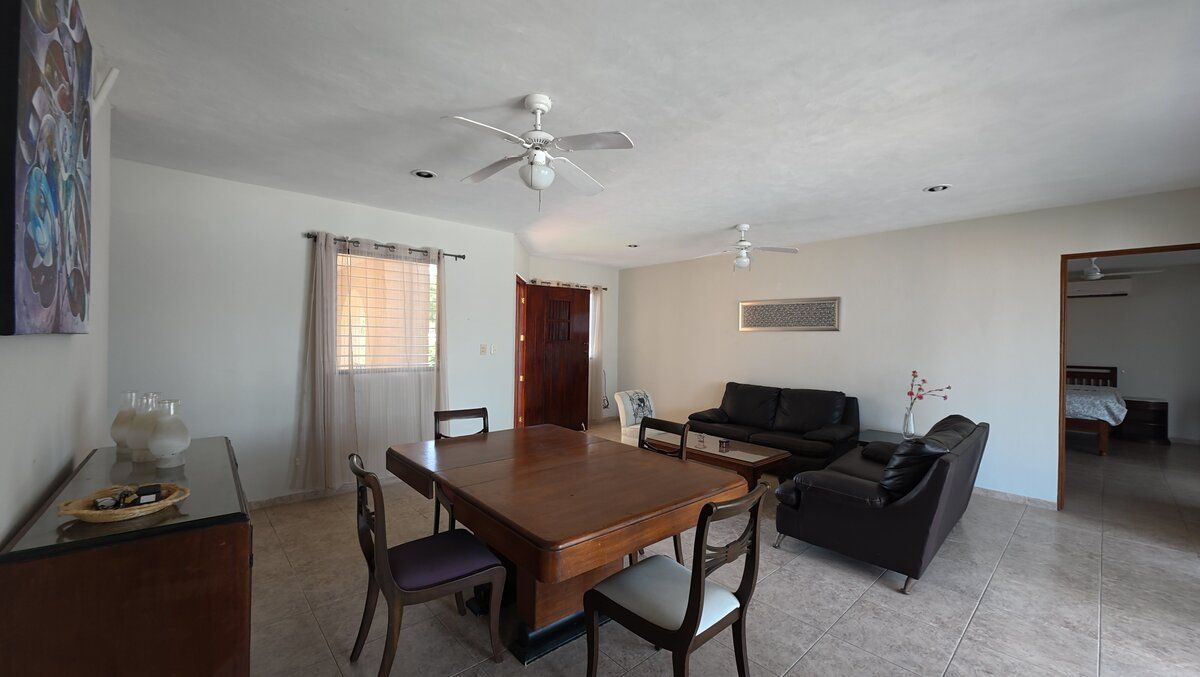 3 de 20: sala y comedor desde la vista del balcón