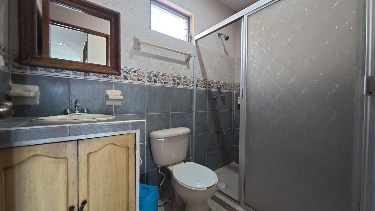 11 de 20: baño que compartes las dos habitaciones