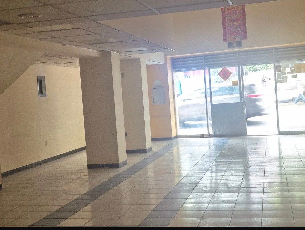 EXCELLENT COMMERCIAL LOCATION IN SAN RAFAEL - foto 1