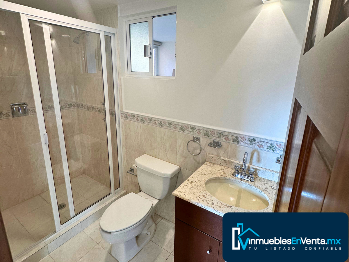 3 of 11: Baño segunda habitación