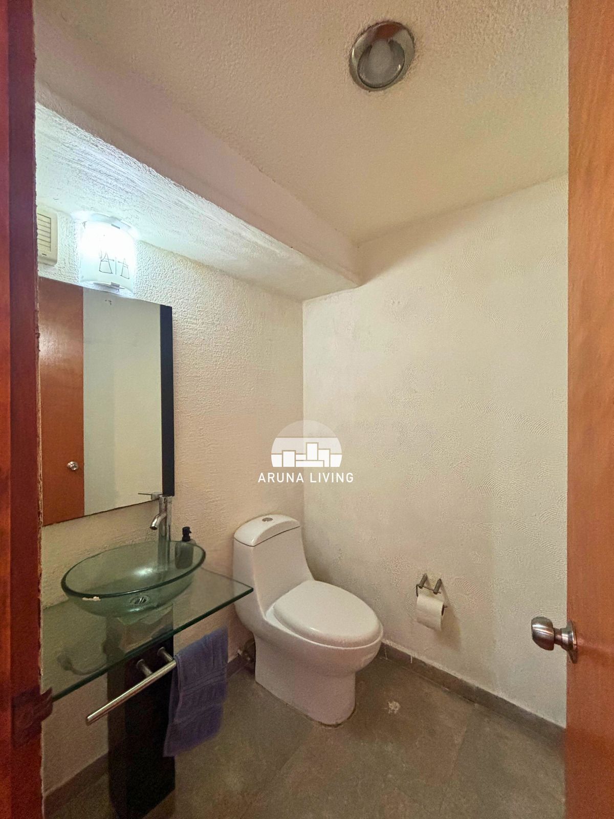 5 de 12: Medio baño