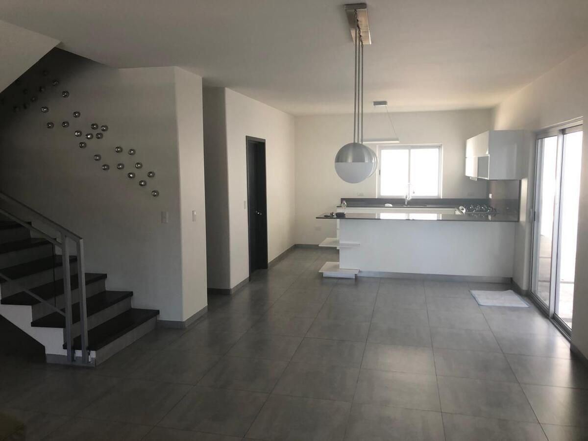 2 of 5: Sala Cocina