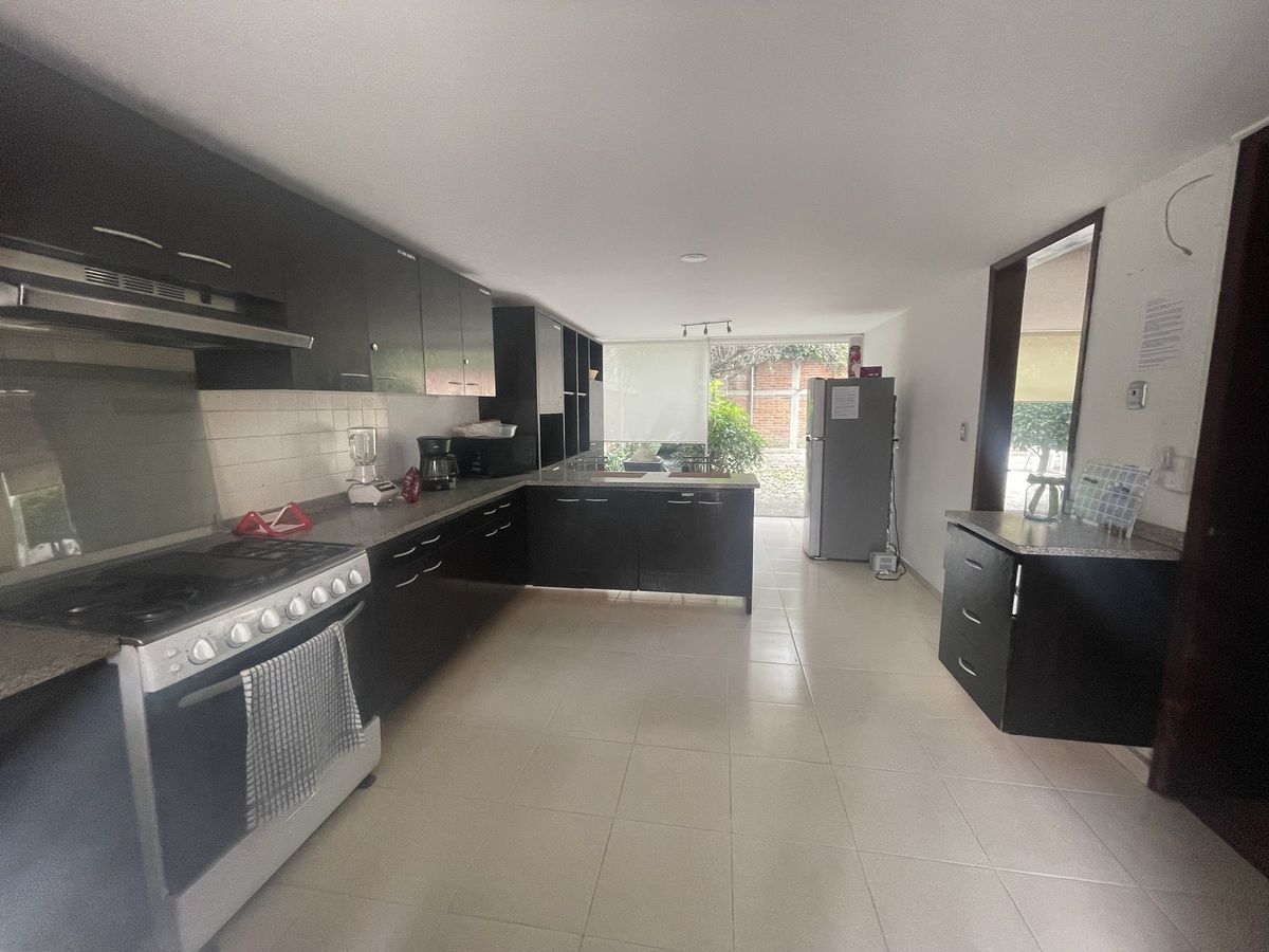 4 of 17: Cocina