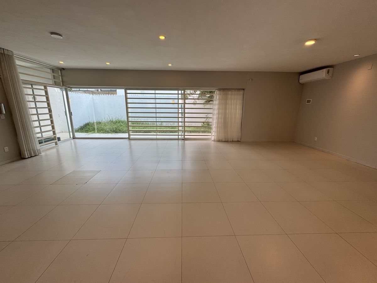 4 de 32: Sala-comedor
