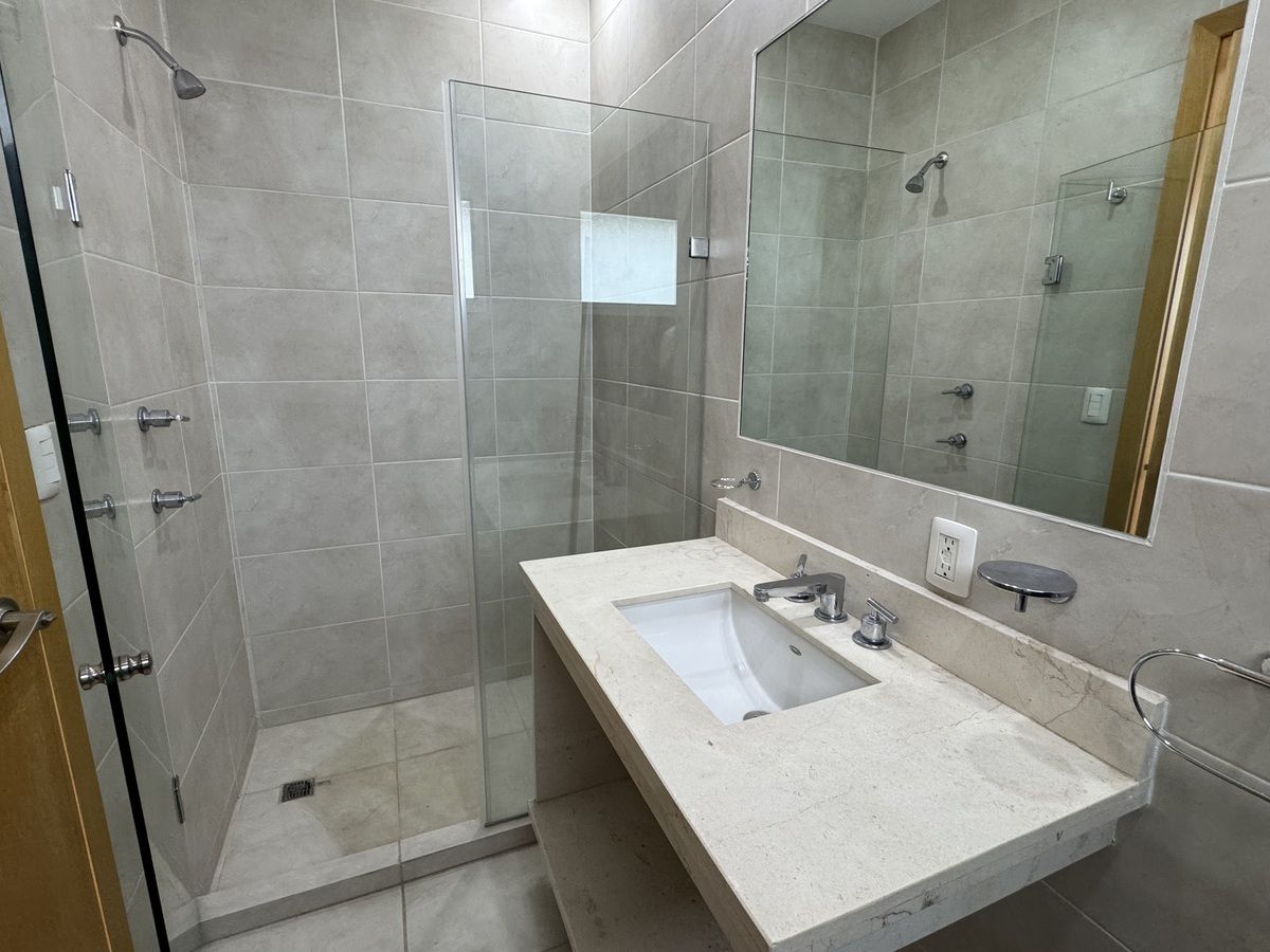21 de 32: Baño completo rec secundaria 1