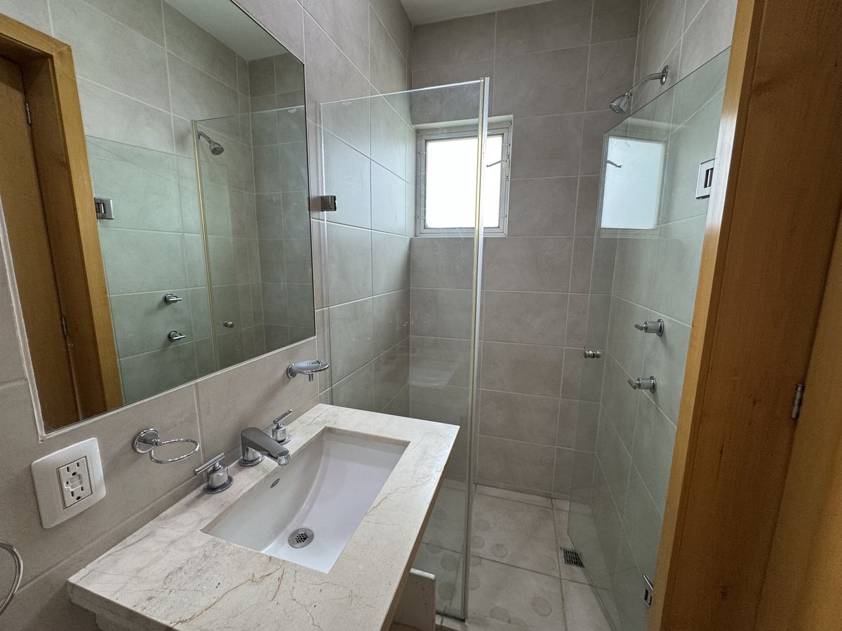 23 de 32: Baño completo rec secundaria 2