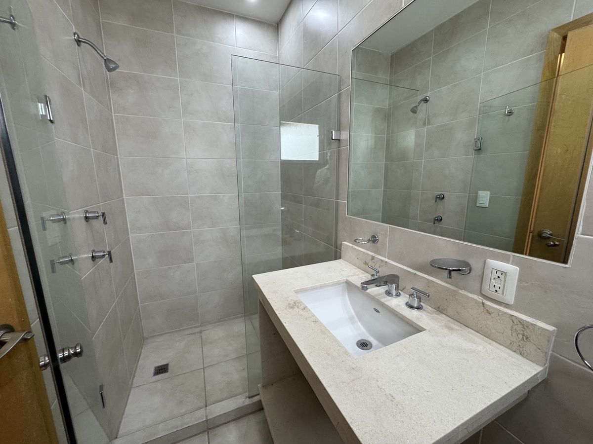 25 de 32: Baño completo rec secundaria 3