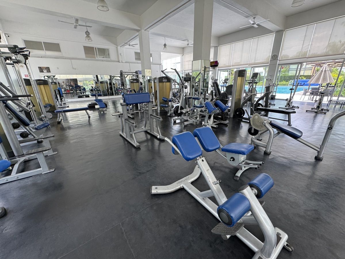 30 de 32: Gimnasio