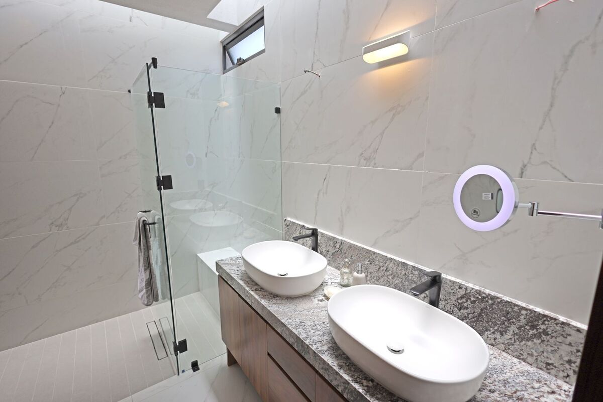 20 of 28: Baño habitacion principal