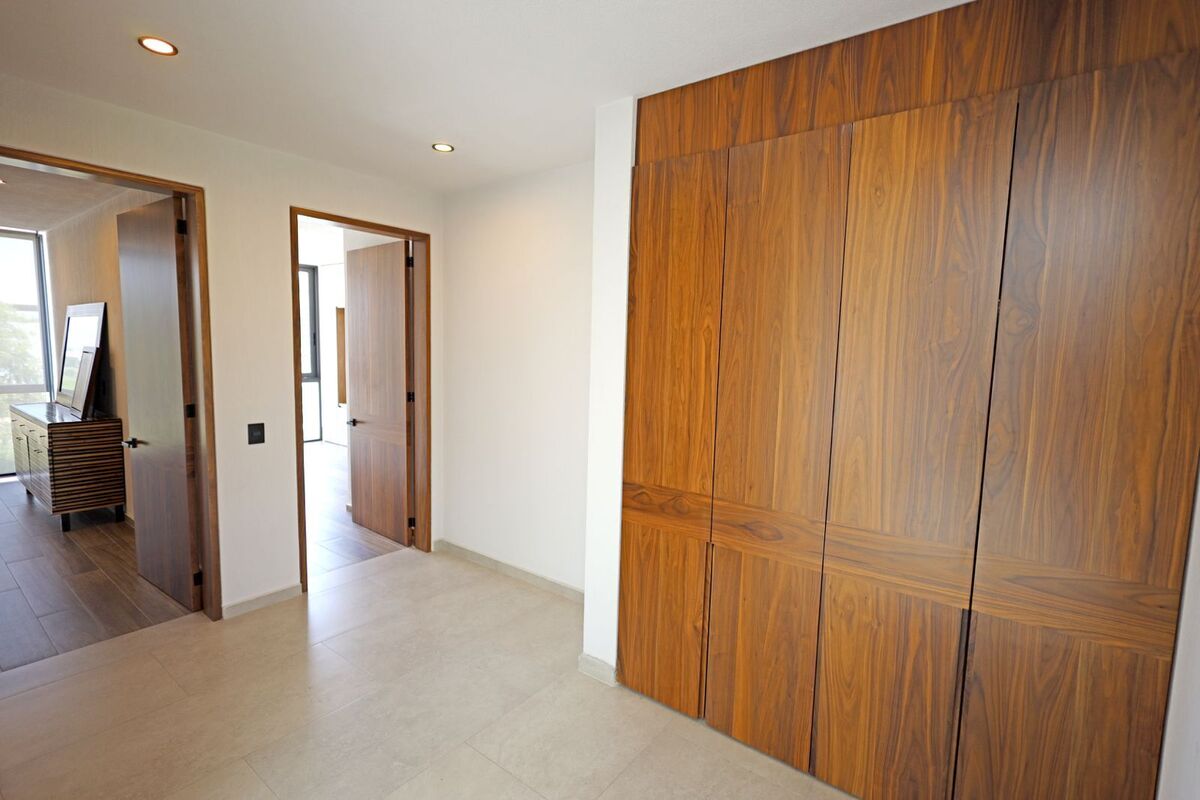18 of 28: Distribuidor/ closet de blancos