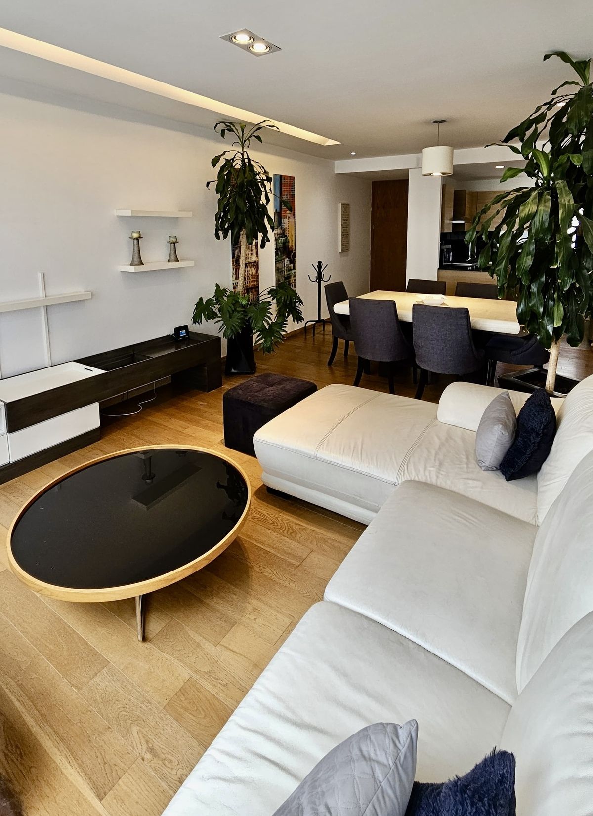 https://assets.easybroker.com/property_images/5430657/93973788/EB-TW0657.jpeg?version=1754446650