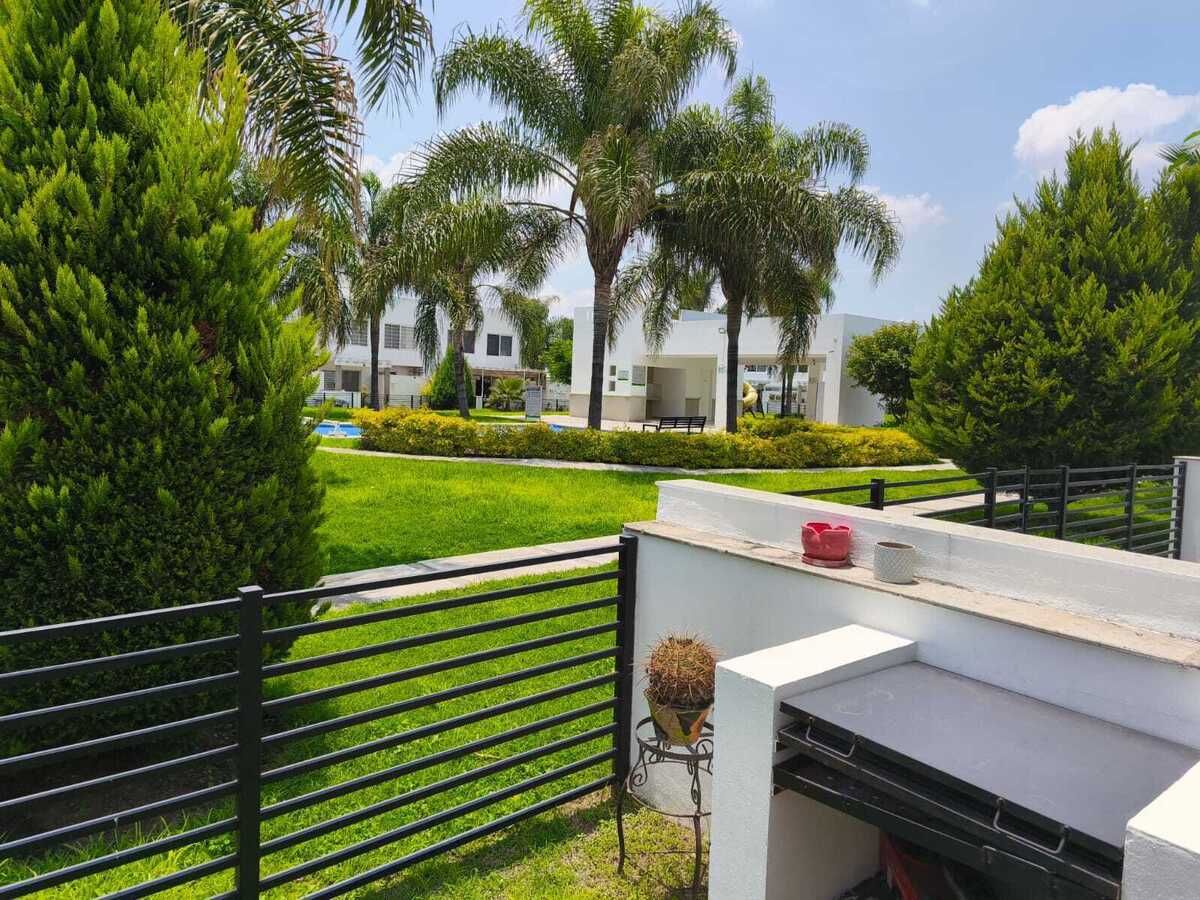 CASA EN VENTA en Corregidora Paseos del Bosque Modelo Naranjo