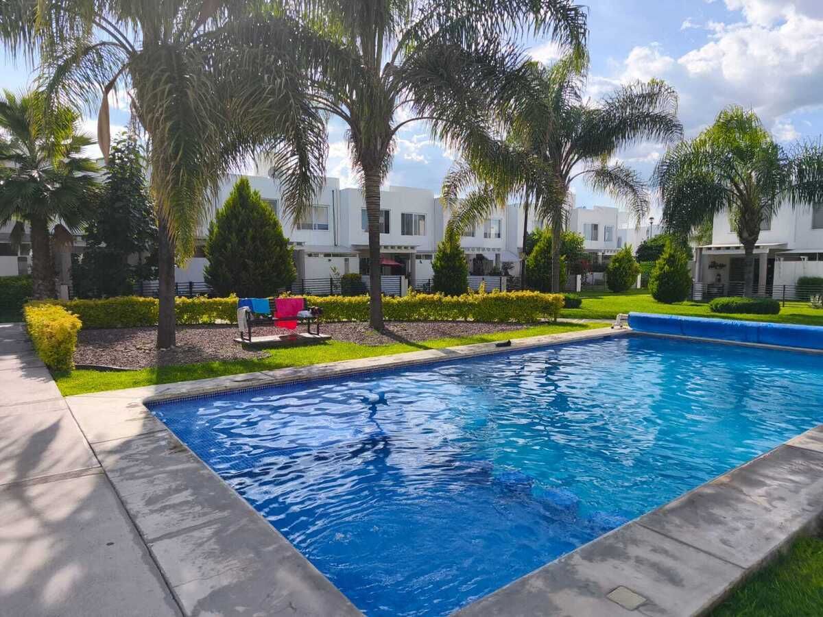 CASA EN VENTA en Corregidora Paseos del Bosque Modelo Naranjo