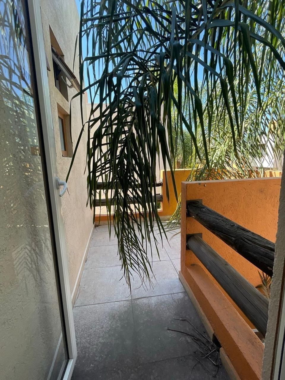 2 of 18: Terraza