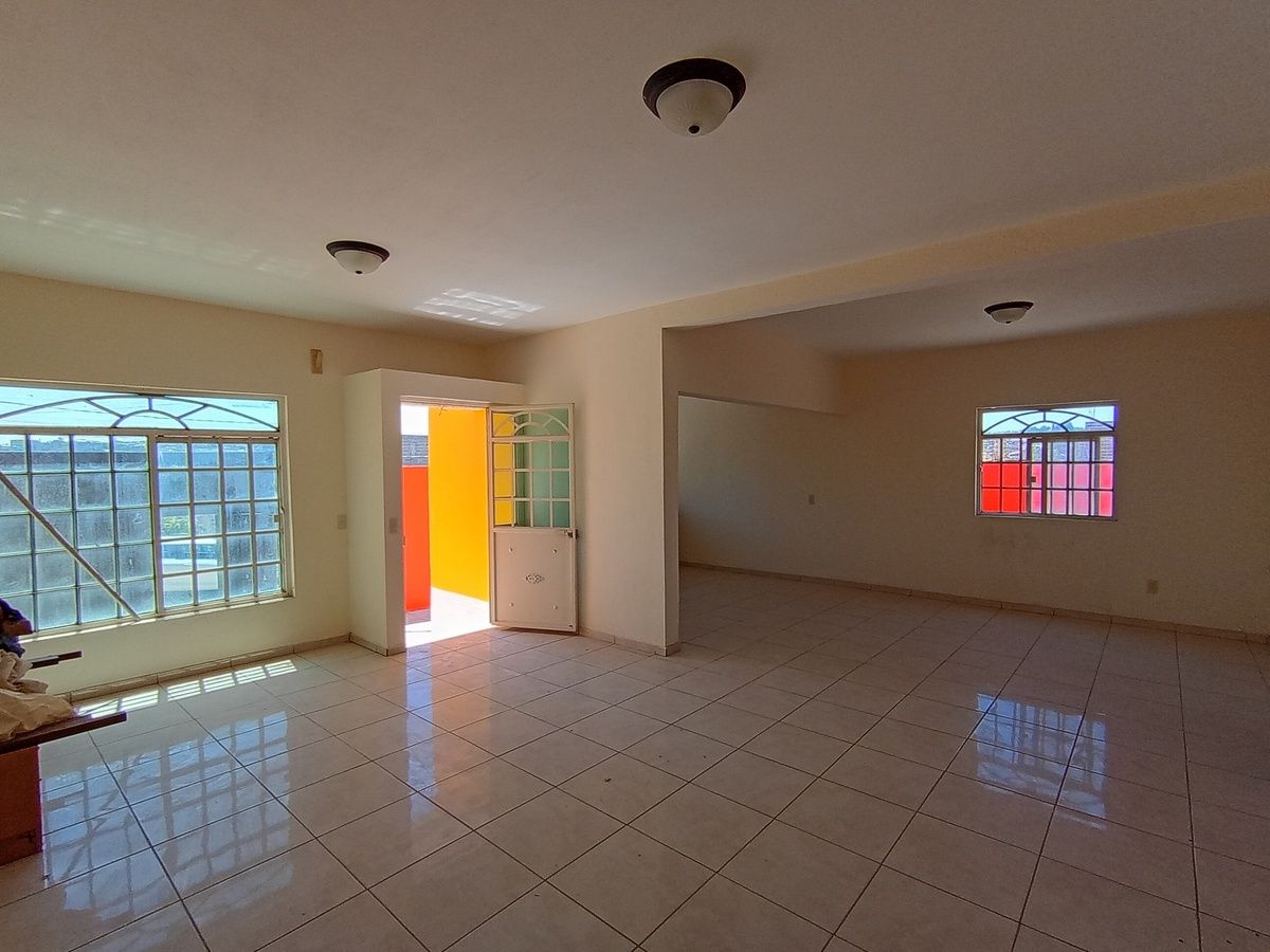 Oportunidad: Casa en Venta de 1 Planta con Terraza y 350 m² de Jardín en Zapopan - foto 4