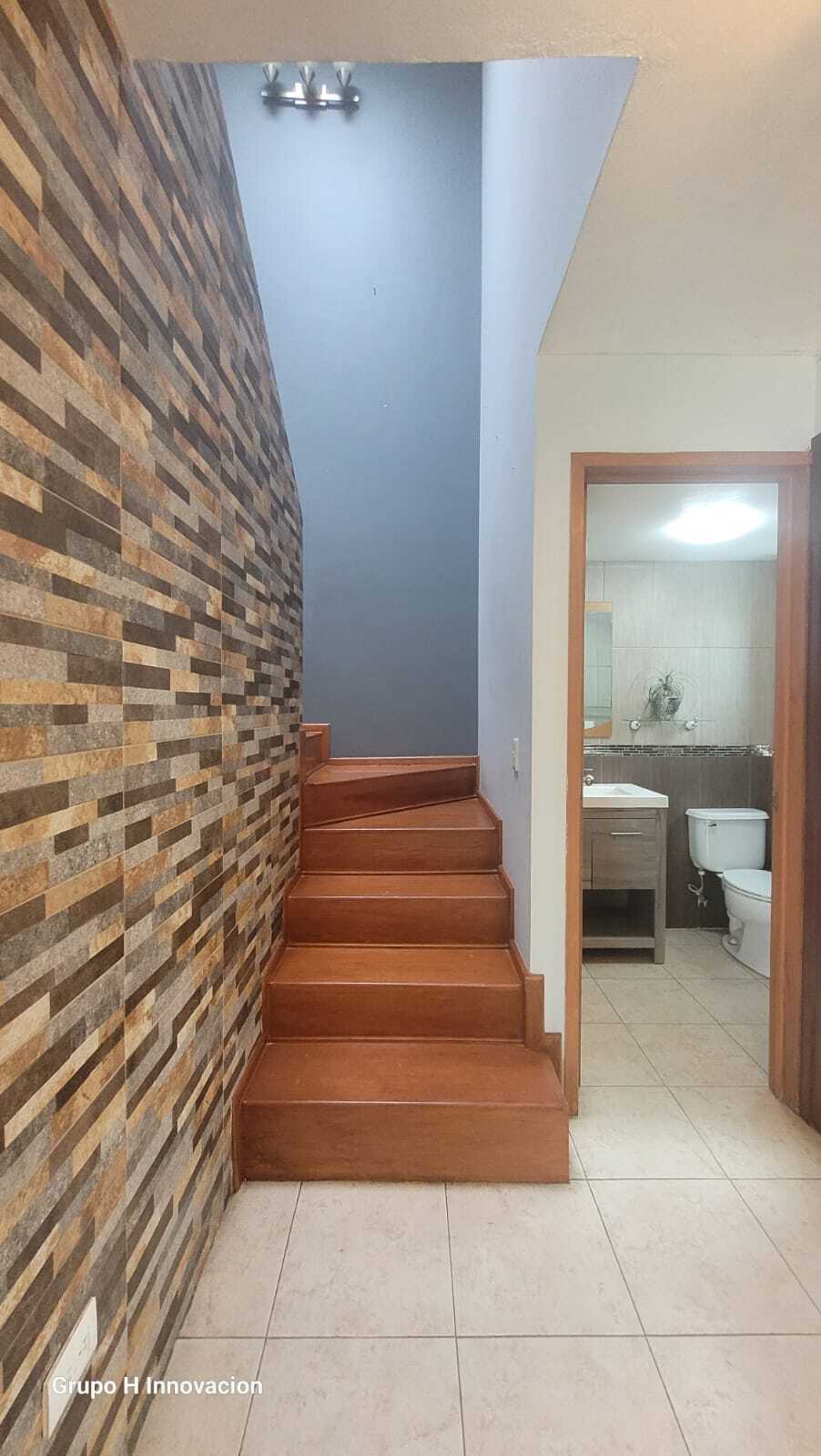 2 de 21: Medio Baño remodelado