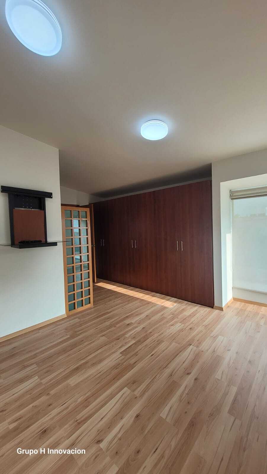 10 de 21: Baño privado en recamara principal